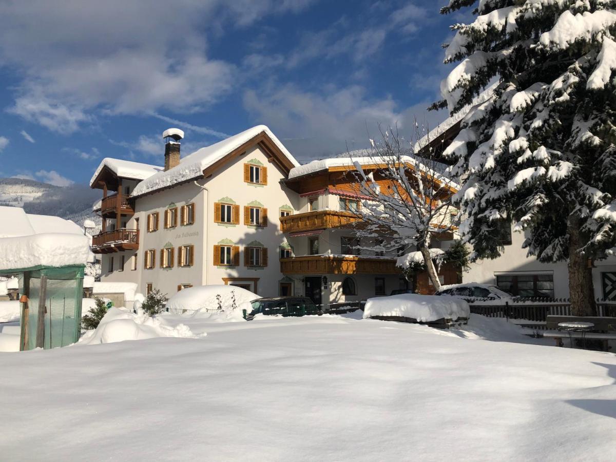 Der Ballhaushof Prutz Luaran gambar